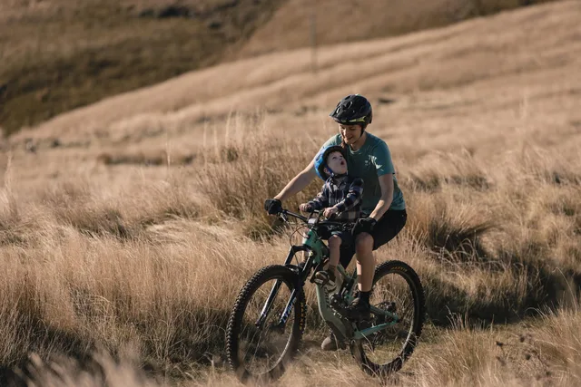 Kids Ride Shotgun 2.0 Barnesete Combo Sett med 2.0 barnesete og styre 