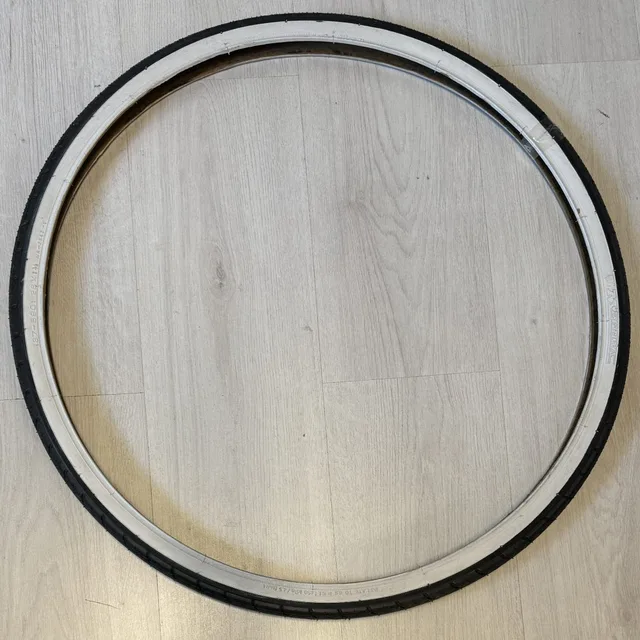 Meghan 26 x 1 3/8 (37-590) sort/hvit 